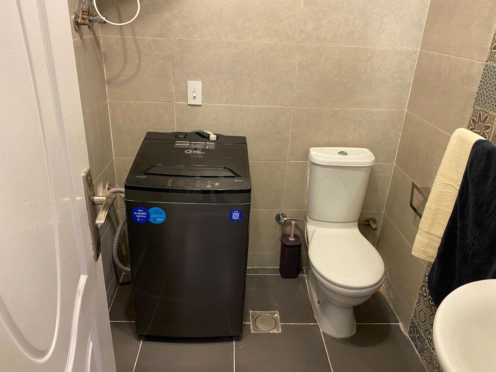 Sunny Haven 1br Near Airport Apartment